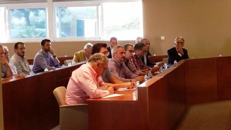 Una veintena de bodegas malagueñas toman parte en el primer taller de competitividad impartido por sumilleres y profesionales de la provincia