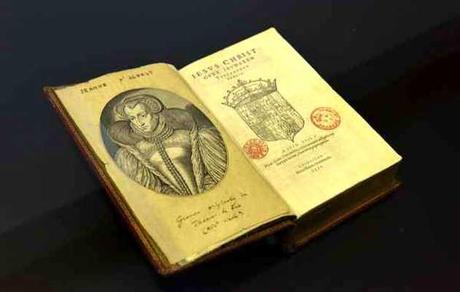 Exponen la Biblia euskera de la reina protestante de Navarra
