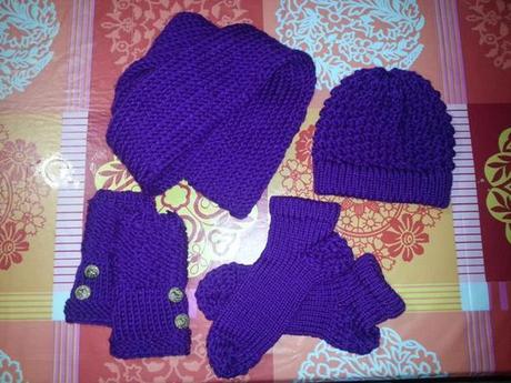 How to loom knit hat scarf mittens and socks