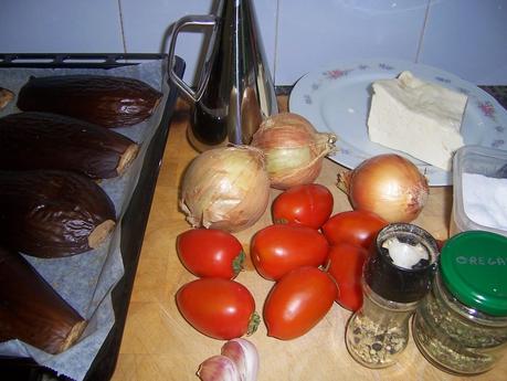 BERENGENAS RELLENAS CON TOMATE Y QUESO FETA (RECETA LIGHT)