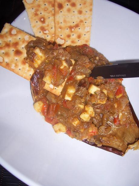 BERENGENAS RELLENAS CON TOMATE Y QUESO FETA (RECETA LIGHT)