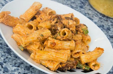 Rigatoni con espárragos verdes y tomates secos Rigatoni con espárragos verdes y tomates secos
