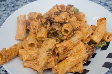 Rigatoni con espárragos verdes y tomates secos Rigatoni con espárragos verdes y tomates secos