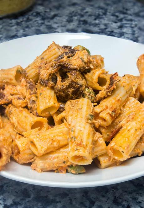 Rigatoni con espárragos verdes y tomates secos Rigatoni con espárragos verdes y tomates secos
