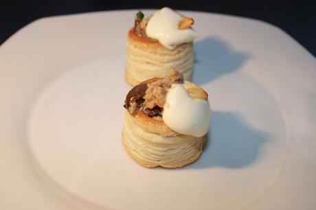 VOLAUVENT DE SETAS Y FOIE CON ALLIOLI VOLAUVENT DE SETAS Y FOIE CON ALLIOLI