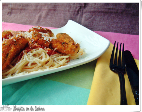 Spaguettis con finger de pollo