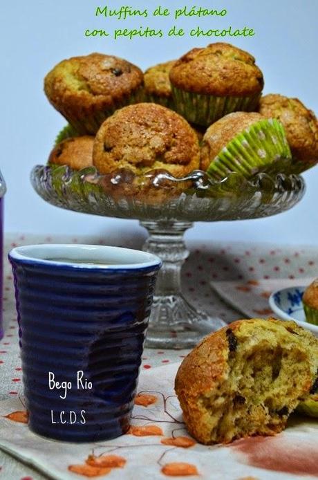 Muffins de plátano con pepitas de chocolate Muffins de plátano con pepitas de chocolate
