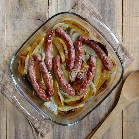 SALCHICHAS ASADAS CON MANZANA Y SIDRA