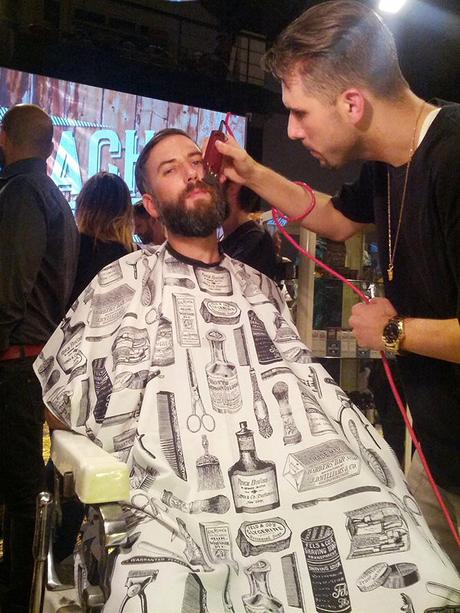 Macho Beard Company, cuidado de barbas y rock’n’roll cortar-barba-macho-beard company