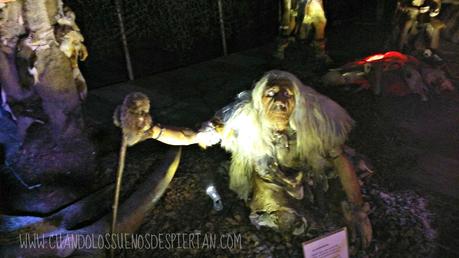 UNA TARDE VIENDO DINOSAURIOS UNA TARDE VIENDO DINOSAURIOS