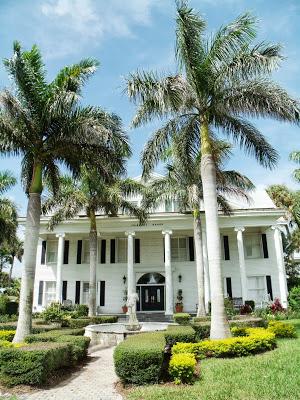 Mansiones frente al Indian River