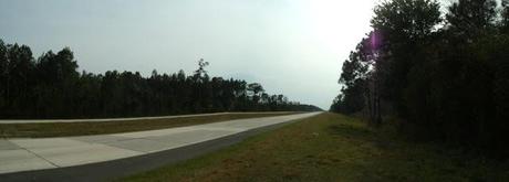 US 92 hacia el oeste cruzando el Tiger Bay State Forest