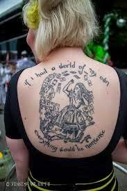 BOOKS & TATTOOS: ALICIA EN EL PAIS DE LAS MARAVILLAS DE LEWIS CARROLL - PARTE 1