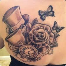 BOOKS & TATTOOS: ALICIA EN EL PAIS DE LAS MARAVILLAS DE LEWIS CARROLL - PARTE 1