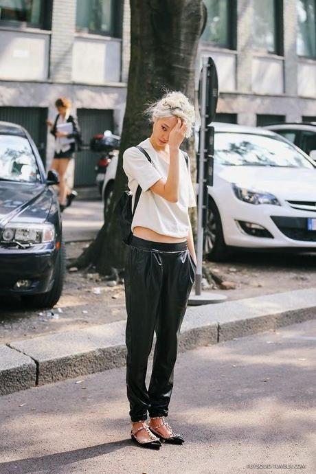 STYLE TIPS; JOGGERS.-