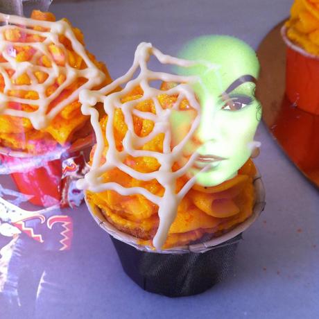 CUPCAKES DE CALABAZA PARA HALLOWEEN CUPCAKES DE CALABAZA PARA HALLOWEEN