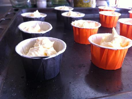 CUPCAKES DE CALABAZA PARA HALLOWEEN CUPCAKES DE CALABAZA PARA HALLOWEEN