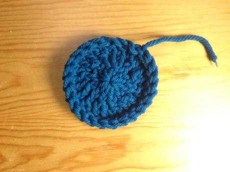 Round coaster loom knitted circle tutorial how to