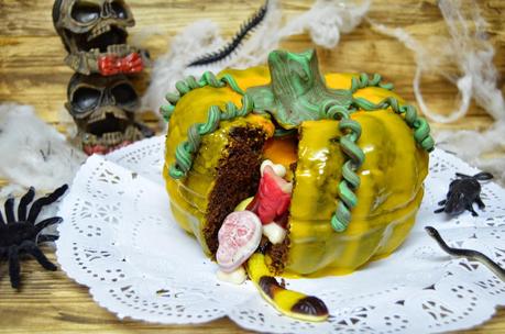 TARTA DE HALLOWEEN CON SORPRESA TARTA DE HALLOWEEN CON SORPRESA