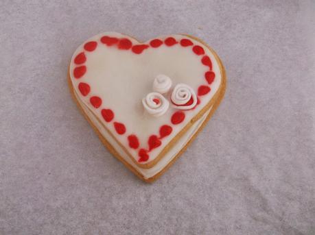 TRABAJOS DE DULCES ENCANTADOS. ALBUM DE GALLETAS HERMOSAMENTE DECORADAS PARA AMOR Y AMISTAD