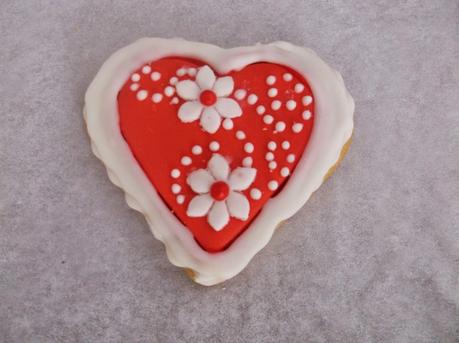 TRABAJOS DE DULCES ENCANTADOS. ALBUM DE GALLETAS HERMOSAMENTE DECORADAS PARA AMOR Y AMISTAD