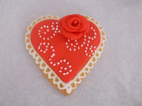 TRABAJOS DE DULCES ENCANTADOS. ALBUM DE GALLETAS HERMOSAMENTE DECORADAS PARA AMOR Y AMISTAD