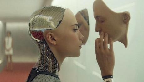 El tráiler de 'Ex Machina' promete borrar la línea entre la humanidad y las máquinas