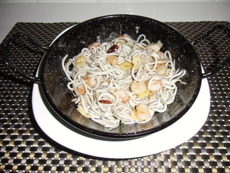 Gulas al ajillo con gambas