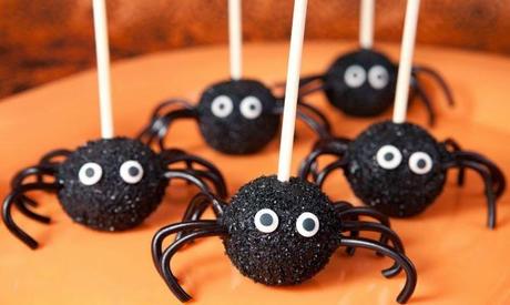 Ideas de Postres para Halloween arañas popcakes