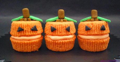 Ideas de Postres para Halloween pastelitos con relleno