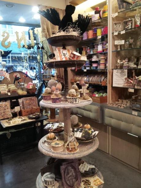 Celebra Halloween de una manera singular Tienda en NYC con decoración típica de Halloween