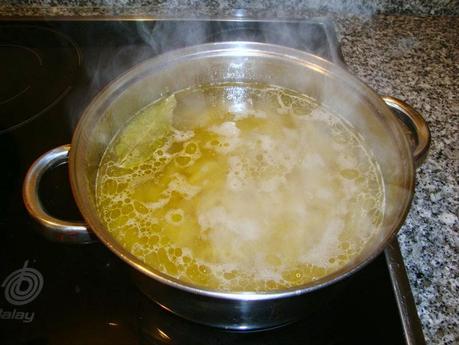 MACARRONES CON CHORIZO MACARRONES CON CHORIZO