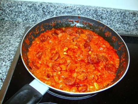 MACARRONES CON CHORIZO MACARRONES CON CHORIZO