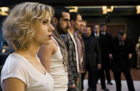 REVIEW | Lucy - (2014) REVIEW | Lucy - (2014)