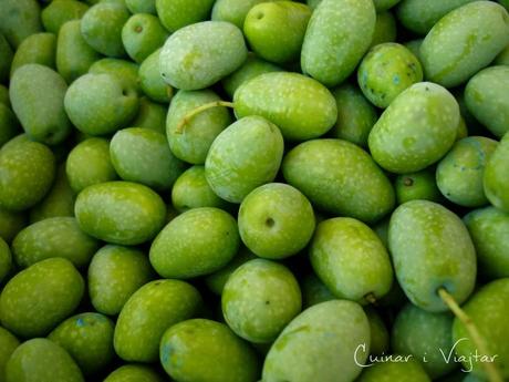 Receta casera de aceitunas (con sosa, partidas, negras enteras) Receta casera de aceitunas (con sosa, partidas, negras enteras)