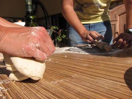 Concurso (sin premio) de preparación de pizza casera en horno de leña para el día de los difuntos. concurso-de-pizzas-