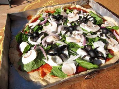 Concurso (sin premio) de preparación de pizza casera en horno de leña para el día de los difuntos. concurso-de-pizzas-