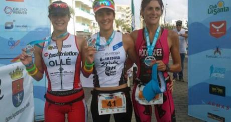 Gustavo Rodríguez y Gurutze Frades se proclaman campeones de España de Triatlón de Larga Distancia. Podio-fem_Cto-Esp-LD_Arrecife-2014-620x330