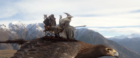 Peter Jackson Elijah Wood Hobbit Lord of Rings  Air New Zealand spot anuncio azafatas seguridad