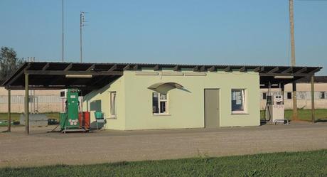 Viaje a ninguna parte. Letonia off-road. Típica gasolinera lituana.