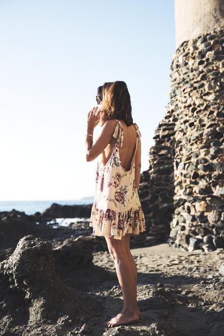 VICTORIA BEACH Laguna_Beach-Orange_County-Open_Back_Dress-Floral_Print-Faithfulthebrand-Beach-7