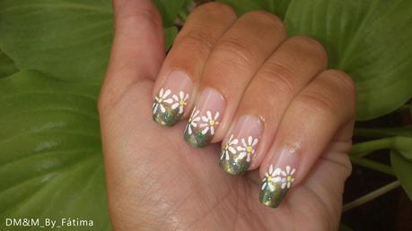 DAISY  NAILS