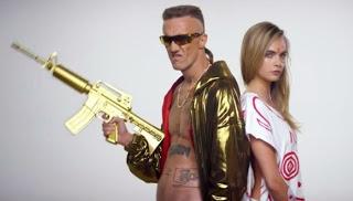 Marilyn Manson, Jack Black, Flea y más amigos en el nuevo videoclip de Die Antwoord Marilyn Manson, Jack Black, Flea y más amigos en el nuevo videoclip de Die Antwoord