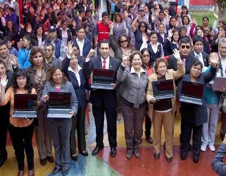 MAESTROS DE BARRANCA, OYON Y CAJATAMBO RECIBIERON SUS LAPTOPS DEL GORE LIMA…