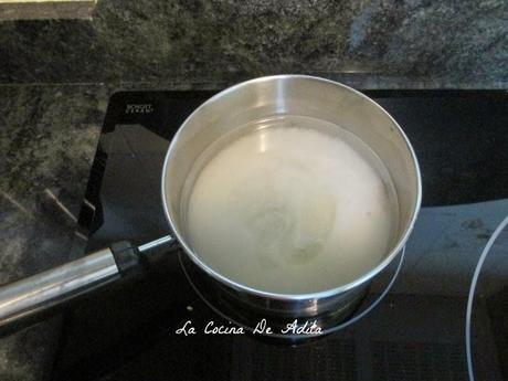 TARTITAS DE MERENGUE CON FRESON Y NATA TARTITAS DE MERENGUE CON FRESON Y NATA