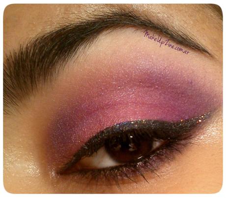 Paso a paso: Maquillaje rosa + Tip para limpiar pinceles. Paso a paso: Maquillaje rosa + Tip para limpiar pinceles.