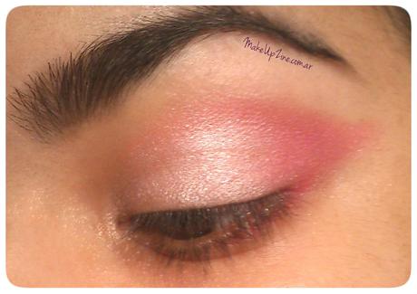 Paso a paso: Maquillaje rosa + Tip para limpiar pinceles. Paso a paso: Maquillaje rosa + Tip para limpiar pinceles.