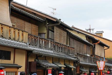 LA RUTA NIPONA: KYOTO (II) - MADERA HÚMEDA, ANOCHECERES AZULES