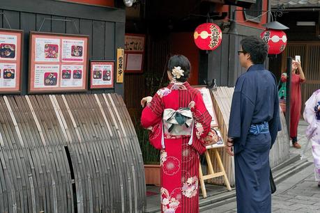 LA RUTA NIPONA: KYOTO (II) - MADERA HÚMEDA, ANOCHECERES AZULES