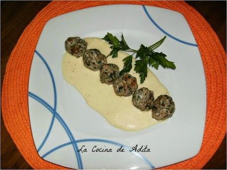 ALBÓNDIGAS  DE TERNERA CON  ESPINACAS  AL  HORNO Y SALSA BECHAMEL